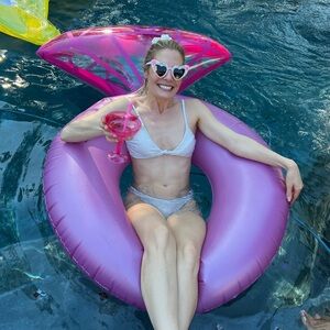 🦩Pink Diamond Engagement Ring, Inflatable Pool Float, Bach Party, Original Box